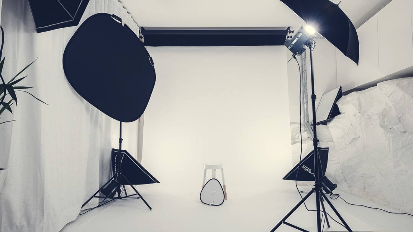 Vit studiobakgrund i Neon Affair fotostudio
